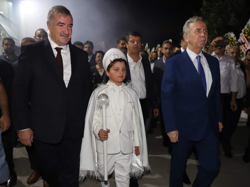 Mansur Yavaş, Turanlı Ailesine Kirve Oldu